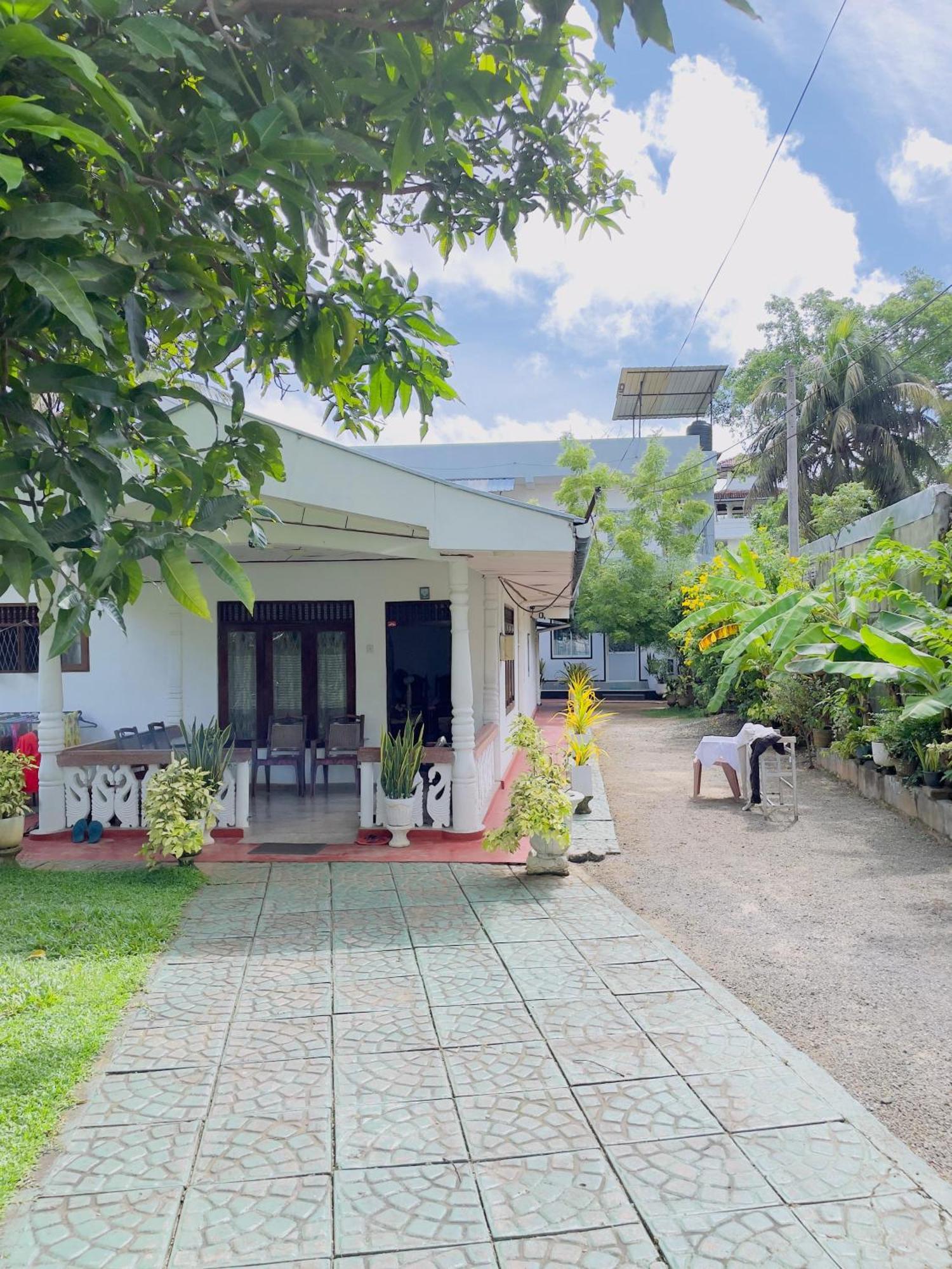 Araliya White House Apartment Negombo Luaran gambar