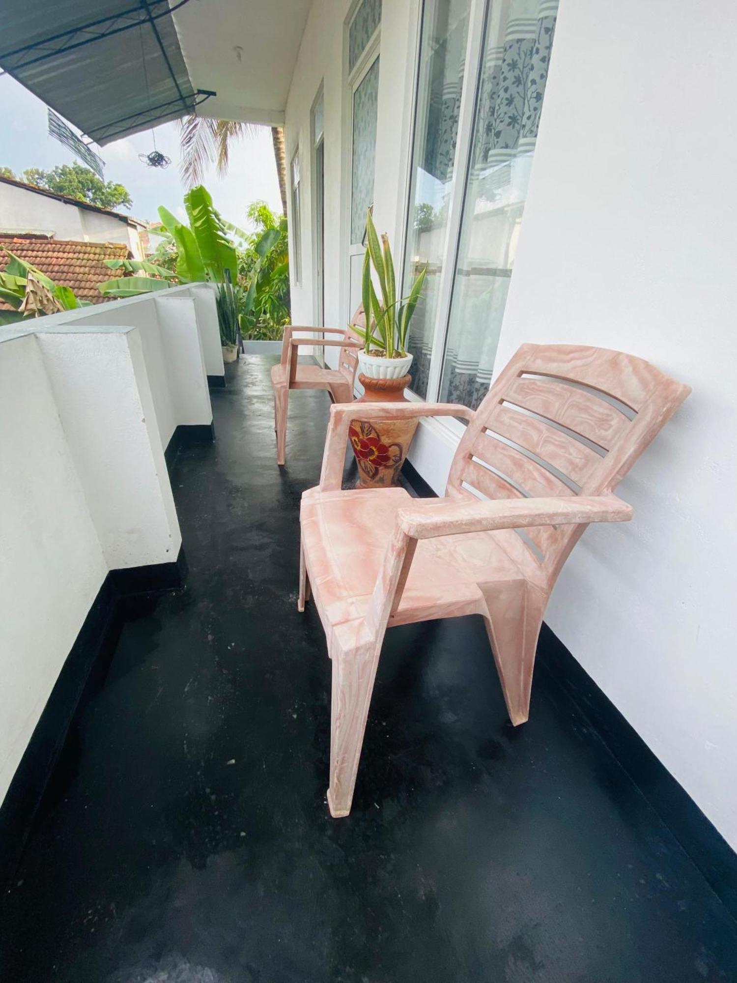 Araliya White House Apartment Negombo Luaran gambar